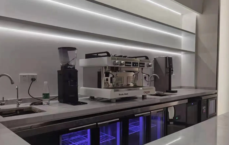 公司辦公室里意式和美式咖啡機哪個好？有什么區別？